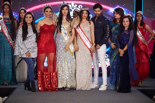 Dr Neelam Paradia spreads message of Love and Harmony by organising International Beauty Pageant in Mumbai Maharashtra