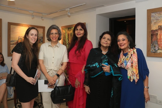 Mumbai throngs Nisha JamVwal’s Art Fiesta  MEANDERINGS  by Lata Balakrishna