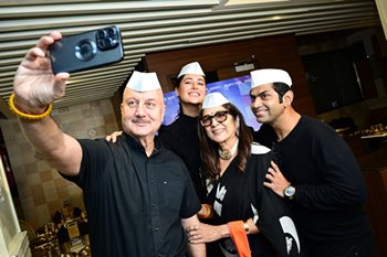 Anupam Kher Treats Mumbai Dabbawallahs To A Sumptuous Meal To Celebrate The Spirit Of Shiv Shastri Balboa