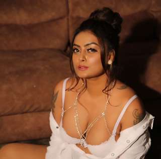 Actress Twinkle Kapoor  Sexy And Bold Photoshoot