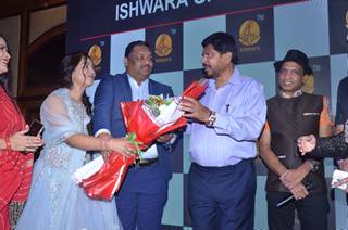Dr Suvi Swamy Launched Health Care Product  Many Celebrities Including Union Minister Ramdas Athawale Attended